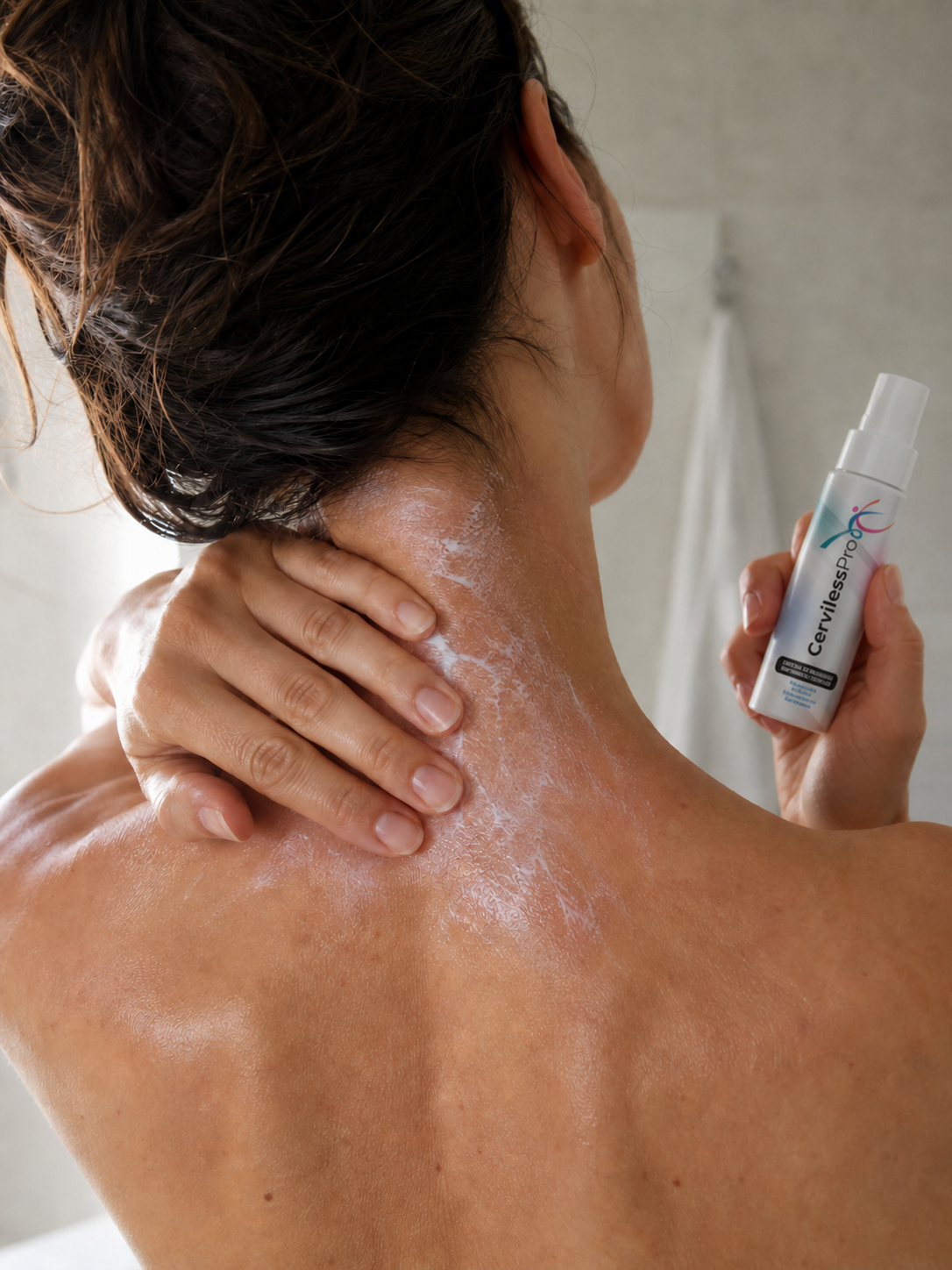 Applicazione di Cerviless sulla zona cervicale